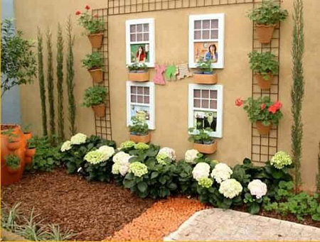 گلدان دیواری دست ساز,حیاط خانه