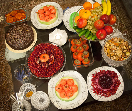 میز شب یلدا, تزیین سفره شب یلدا