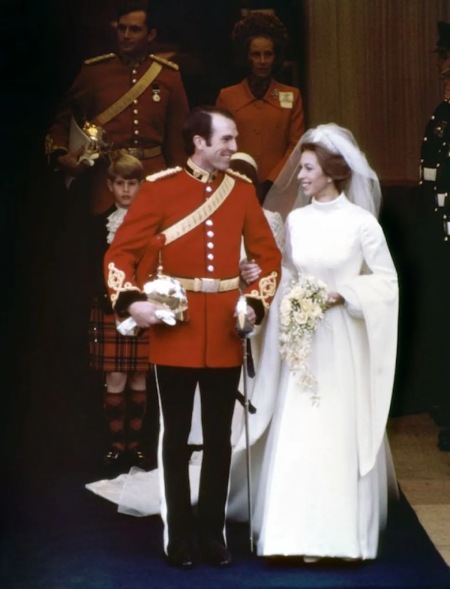 لباس عروس پرنسس, لباس سلطنتی دخترانه, لباس عروس ملکه