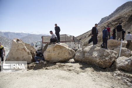 عکس خبری،شیوه عجیب برای جلوگیری از عبور مسافران در خوزستان عکس خبری،شیوه عجیب برای جلوگیری از عبور مسافران در خوزستان
