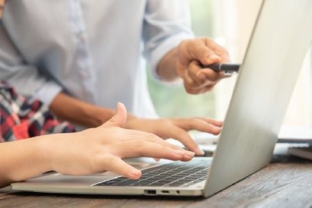 وکیل حل دعاوی مربوط به محیط کار وکیل کسب و کار,وکیل حل دعاوی مربوط به محیط کار
