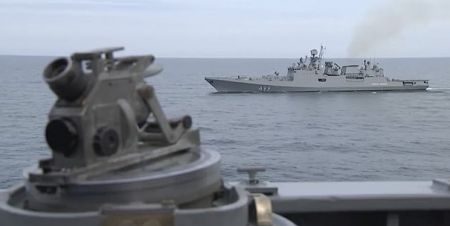شلیک اخطار کشتی جنگی و جنگنده روس به سمت ناو انگلیسی،اخبار بین الملل،خبرهای بین الملل