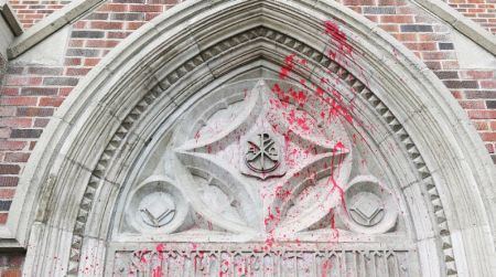 حمله به کلیساهای کانادا با رنگ،اخبار بین الملل،خبرهای بین الملل