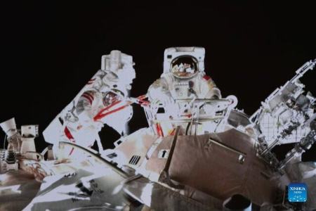 فضانورد ماموریت شنژو ۱۳  ,اخبار علمی ,خبرهای علمی 