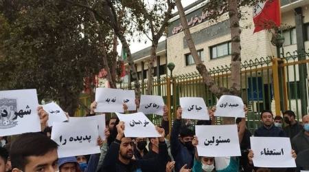 تجمع هواداران پدیده علیه حمیداوی ،اخبارورزشی ،خبرهای ورزشی تجمع هواداران پدیده علیه حمیداوی ,اخبار ورزشی ,خبرهای ورزشی
