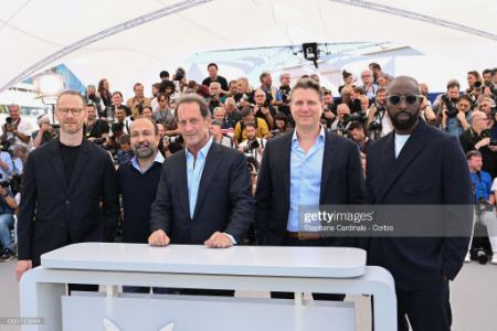 اصغر فرهادی در مراسم فوتوکال هیات داوران فستیوال کن 2022،اخبار فرهنگی،خبرهای فرهنگی