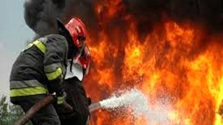 آتش سوزی در کارخانه موادشوینده شهرک شکوهیه قم،اخبار حوادث،خبرهای حوادث
