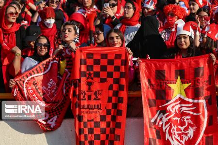 حضور بانوان در دیدار پرسپولیس و صنعت نفت،اخبار ورزشی،خبرهای ورزشی حضور بانوان در دیدار پرسپولیس و صنعت نفت،اخبار ورزشی،خبرهای ورزشی