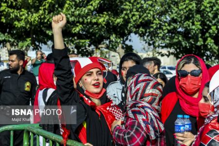 حضور بانوان در دیدار پرسپولیس و صنعت نفت،اخبار ورزشی،خبرهای ورزشی حضور بانوان در دیدار پرسپولیس و صنعت نفت،اخبار ورزشی،خبرهای ورزشی