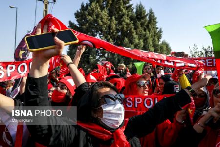 حضور بانوان در دیدار پرسپولیس و صنعت نفت،اخبار ورزشی،خبرهای ورزشی