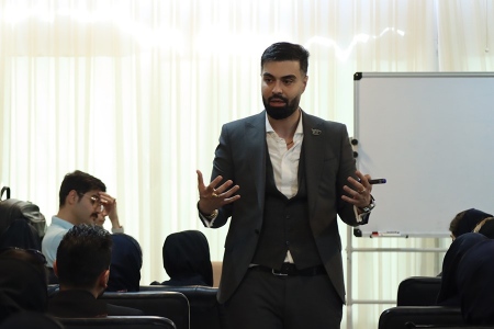 دکتر آریا پارسا دکتر آریا پارسا
