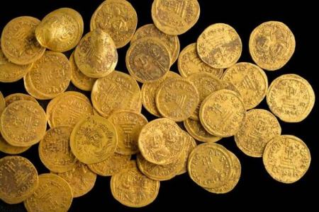 سکه‌های طلا در دیوار,اخبارگوناگون,خبرهای گوناگون 
