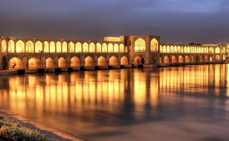 جاهای گردشگری اصفهان,سی و سه پل