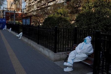 نگهبانان ۲۴ ساعته ساختمانهای قرنطینه شده در چین،اخبار پزشکی،خبرهای پزشکی نگهبانان ۲۴ ساعته ساختمانهای قرنطینه شده در چین،اخبار پزشکی،خبرهای پزشکی