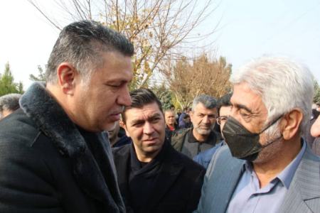 علی دایی در مراسم تدفین کریم باوی،اخبار ورزشی،خبرهای ورزشی علی دایی در مراسم تدفین کریم باوی،اخبار ورزشی،خبرهای ورزشی