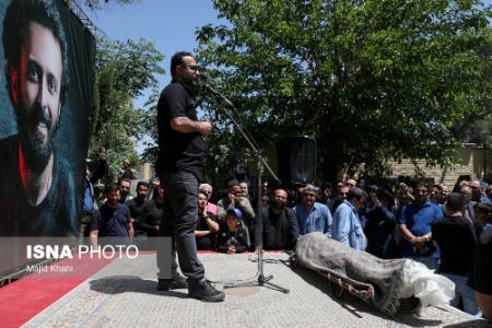 مراسم تشییع پیکر حسام محمودی،اخبار فرهنگی،خبرهای فرهنگی مراسم تشییع پیکر حسام محمودی،اخبار فرهنگی،خبرهای فرهنگی