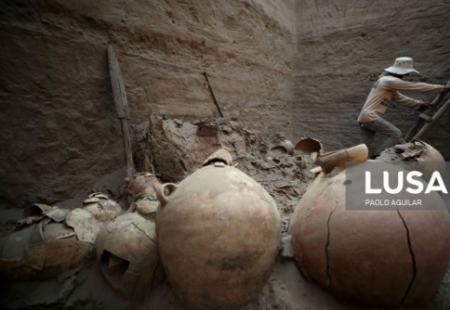 کشف مقبره‌ای حیرت‌انگیز در پرو با مجسمۀ انسان رتیل‌نما،اخبار گوناگون،خبرهای گوناگون