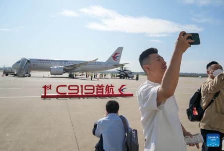 پروازهای اولین هواپیمای مسافربری ساخت چین ,اخباراقتصادی ,خبرهای اقتصادی 
