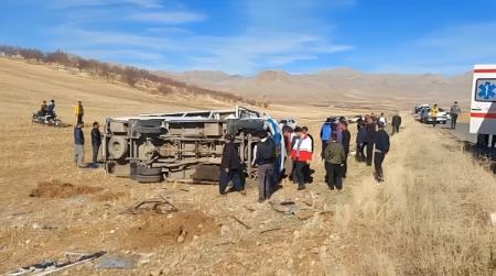 واژگونی مینی بوس دانش آموزان در دلفان،اخبار حوادث،خبرهای حوادث واژگونی مینی بوس دانش آموزان در دلفان،اخبار حوادث،خبرهای حوادث