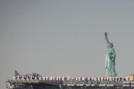 عکسهای جالب,عکسهای جذاب,رژه ناوگان دریایی آمریکا    