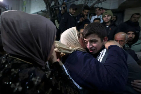 عکسهای جالب,عکسهای جذاب,استقبال از اسرای فلسطینی آزاد شده در شهر الخلیل در کرانه باختری 