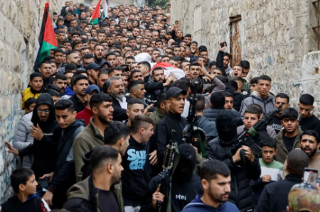تشییع پیکر یک نوجوان 6 ساله فلسطینی که در یورش نظامیان اسراییلی به شهر جنین به شهادت رسیده است./ رویترز عکسهای جالب,عکسهای جذاب,تشییع پیکر یک نوجوان 6 ساله فلسطینی که در یورش نظامیان اسراییلی به شهر جنین به شهادت رسیده است.