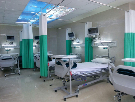 بیمارستان‌های خالی- بیمارستان‌هایی که افتتاح می‌شوند اما تجهیزات و کادر درمان ندارندمحوطه‌ اطراف بیمارستان‌های دولتی تهران و کلانشهرهای کشور، پُر از خانواده‌های…