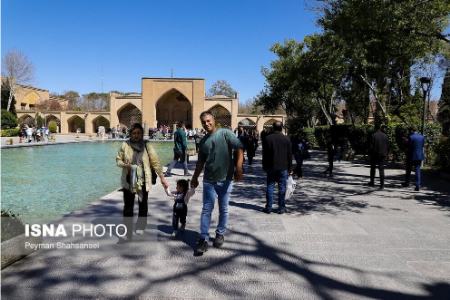 عکس خبری،مسافران نوروزی در کاخ چهلستون