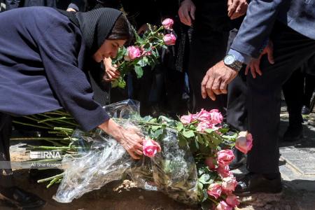 مراسم تشییع پیکر زری خوشکام ،اخبارفرهنگی,خبرهای فرهنگی مراسم تشییع پیکر زری خوشکام,اخبار فرهنگی,خبرهای فرهنگی