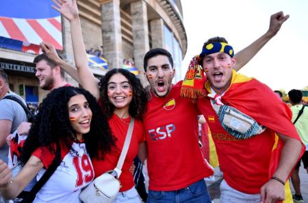 عکس خبری،دیدار اسپانیا و انگلیس