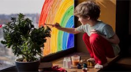 نقاشی کودکان روی شیشه
