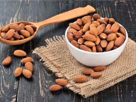 5 تا از مهم ترین خواص بادام درختی 5 تا از مهم ترین خواص بادام درختی