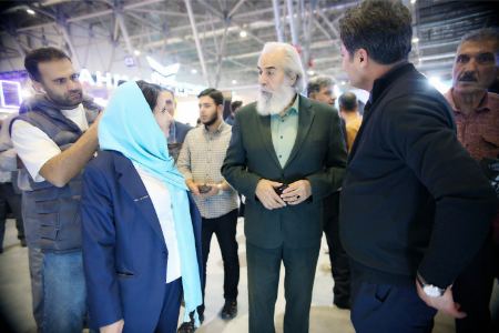 جناب حسن اکلیلی در غرفه لوکانو جناب حسن اکلیلی در غرفه لوکانو