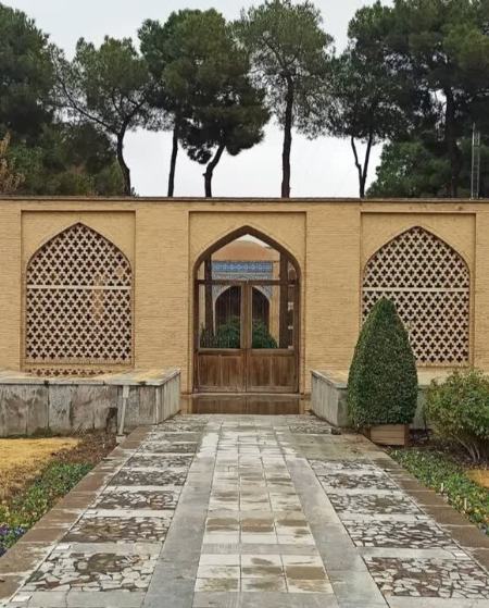 تعویض درب ورودی غربی کاخ چهلستون،اخبار اجتماعی،خبرهای اجتماعی تعویض درب ورودی غربی کاخ چهلستون،اخبار اجتماعی،خبرهای اجتماعی
