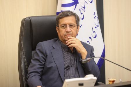  همتی: عده‌ای نمی‌خواهند قیمت دلار پایین آید/ فرزین: نرخ ارز کانال‌ها غیرواقعی است