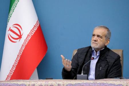 پزشکیان: مردم را با بهانههای واهی از هم جدا نکنیم