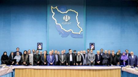 پزشکیان: ممکن است امروز عدهای در خیابان ناسزا بگویند، اما با آنها هم باید گفتوگو کنیم