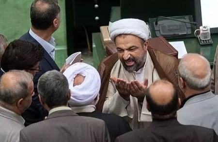 حمله رسایی به اظهارات نماینده کاشمر درباره پول گرفتن متحصنین قانون حجاب: بیجا میکنی شنیده را بازگو میکنی!