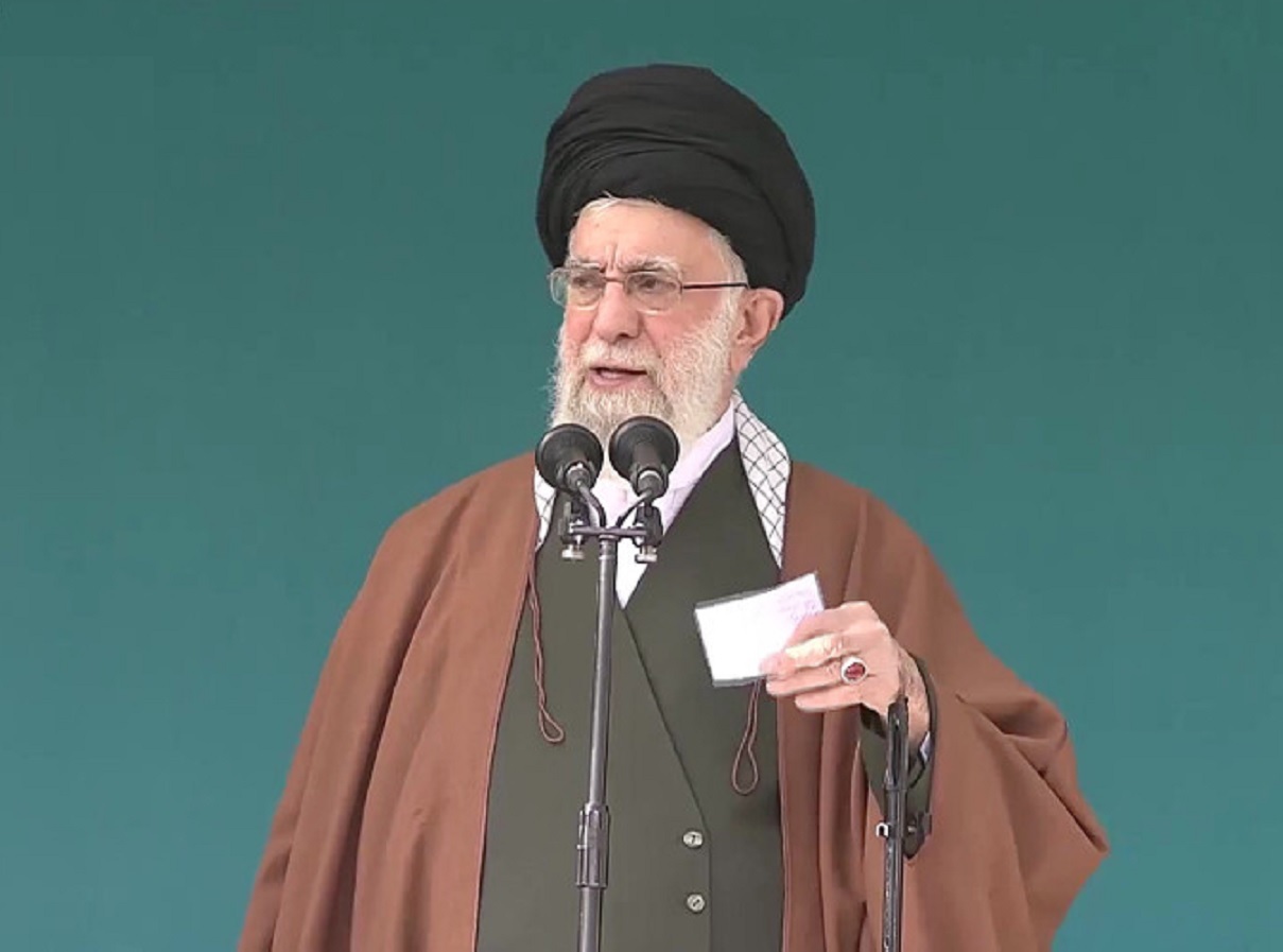 رهبر انقلاب: تهدید میکنند که شرارت خواهند کرد؛ ما خیلی اطمینان نداریم و احتمال زیاد نمیدهیم که از بیرون شرارتی انجام بگیرد