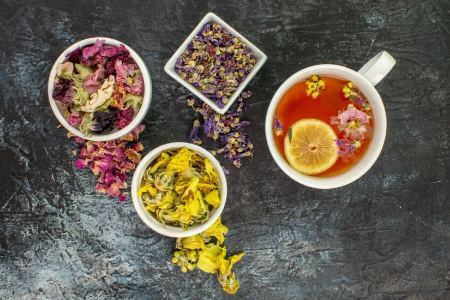 خواص دمنوش عناب و گل محمدی | بررسی ۶ مورد از خواص این دمنوش جادویی