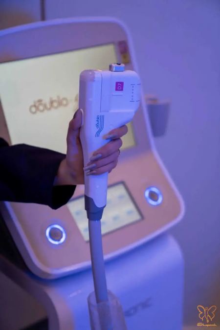 کلینیک تخصصی پوست و مو شاپرک طلایی مشهد کلینیک تخصصی پوست و مو شاپرک طلایی مشهد