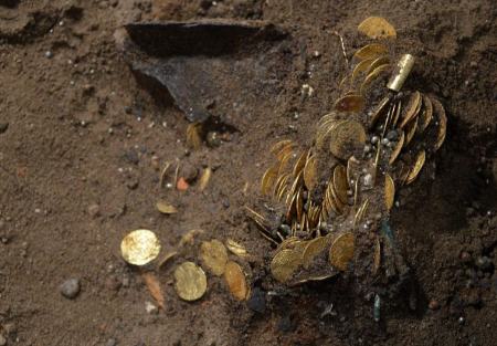 گنج 400 سالۀ سکّههای طلا،اخبار گوناگون،خبرهای گوناگون گنج 400 سالۀ سکّههای طلا،اخبار گوناگون،خبرهای گوناگون