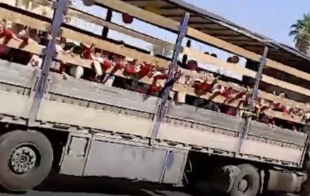 جابجایی دانشآموزان یک مدرسه در جهرم با کامیون،اخبار اجتماعی،خبرهای اجتماعی جابجایی دانشآموزان یک مدرسه در جهرم با کامیون،اخبار اجتماعی،خبرهای اجتماعی