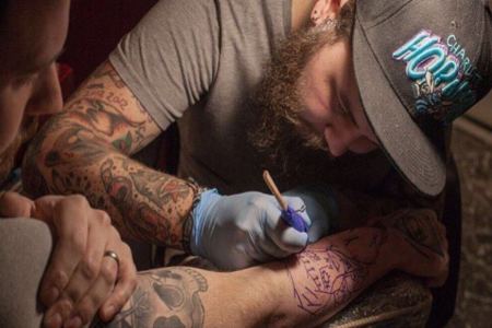 درآمد تاتو کار در آلمان