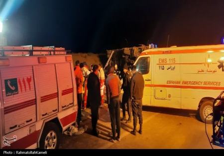 عکس خبری،واژگونی اتوبوس در محور اصفهان - نطنز عکس خبری،واژگونی اتوبوس در محور اصفهان - نطنز