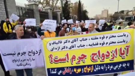 تجمع شهروندان مقابل مجلس برای مهریه،اخبار سیاسی،خبرهای سیاسی تجمع شهروندان مقابل مجلس برای مهریه،اخبار سیاسی،خبرهای سیاسی