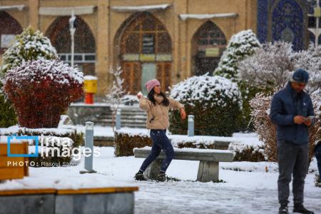 عکس خبری،بارش برف پاییزی در اصفهان