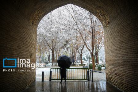 عکس خبری،بارش برف پاییزی در اصفهان