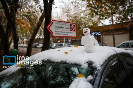 عکس خبری،بارش برف پاییزی در اصفهان