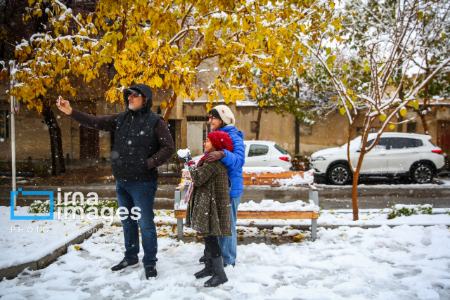 عکس خبری،بارش برف پاییزی در اصفهان